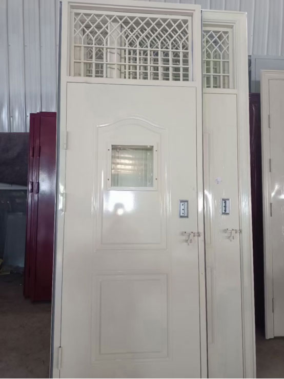 汉中学校教室门