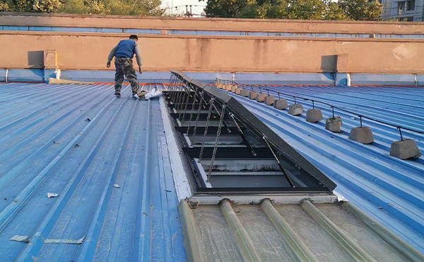 某区域性物流仓储中心汉中排烟窗系统安装项目