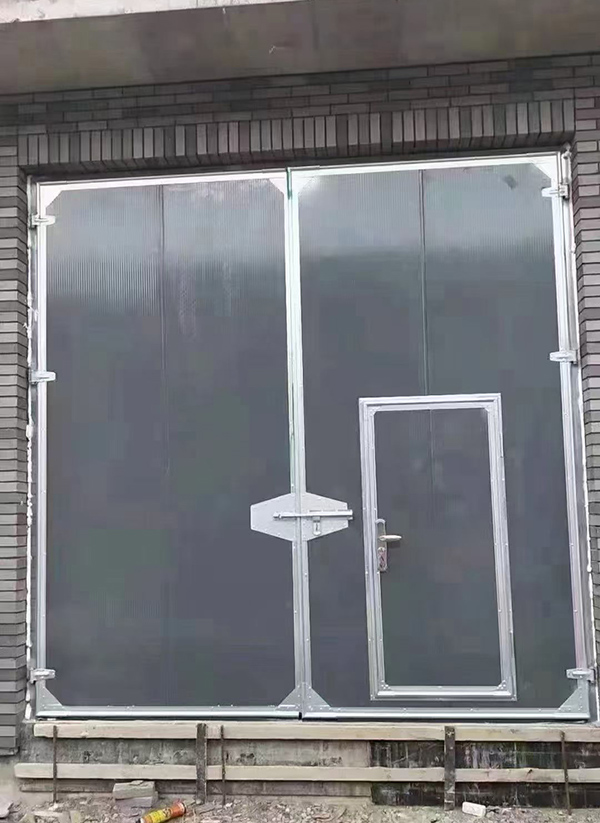 汉中工业平开门在大型设备制造车间的应用实例